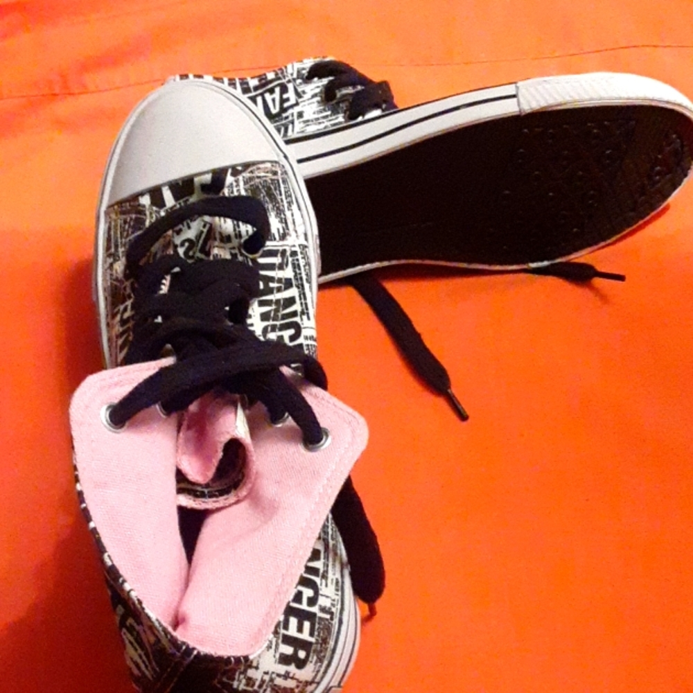Airwalk sneakers